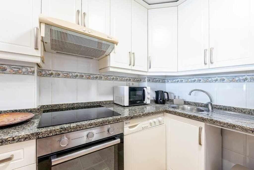 797 Holiday Rentals- Hermoso Apartamento Para 4 En เบนัลมาเดนา ภายนอก รูปภาพ