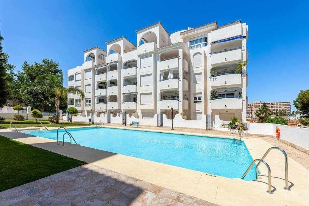 797 Holiday Rentals- Hermoso Apartamento Para 4 En เบนัลมาเดนา ภายนอก รูปภาพ