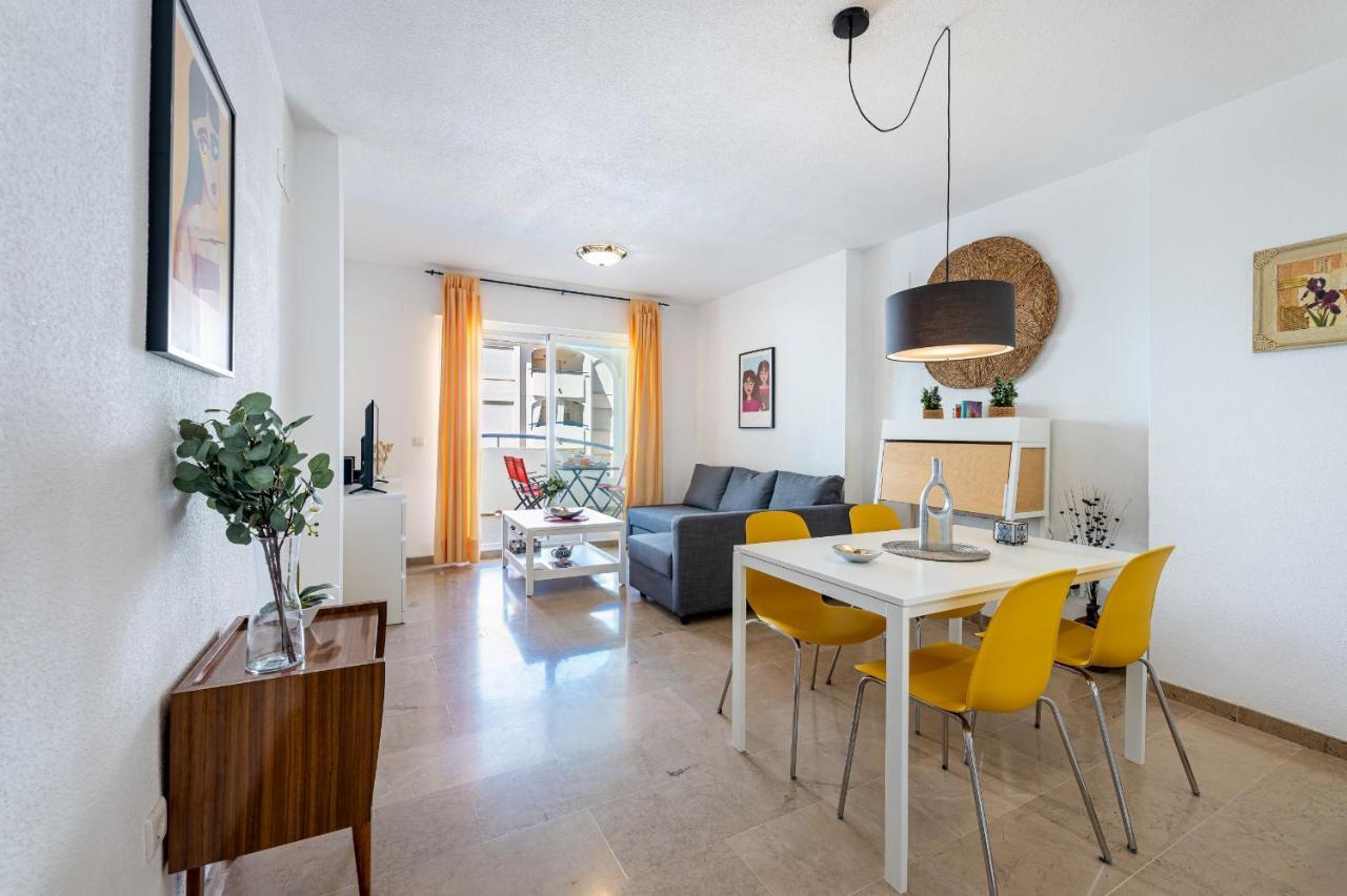 797 Holiday Rentals- Hermoso Apartamento Para 4 En เบนัลมาเดนา ภายนอก รูปภาพ