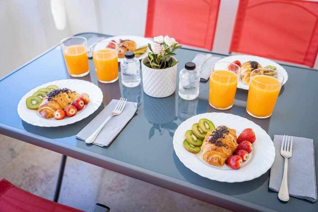 797 Holiday Rentals- Hermoso Apartamento Para 4 En เบนัลมาเดนา ภายนอก รูปภาพ