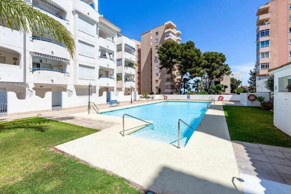 797 Holiday Rentals- Hermoso Apartamento Para 4 En เบนัลมาเดนา ภายนอก รูปภาพ