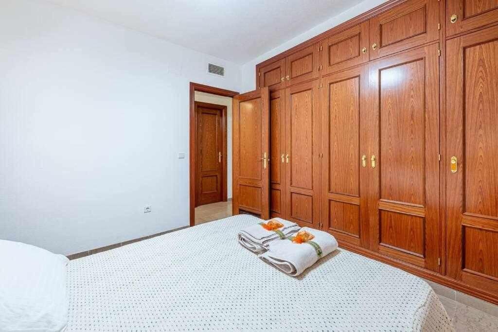 797 Holiday Rentals- Hermoso Apartamento Para 4 En เบนัลมาเดนา ภายนอก รูปภาพ